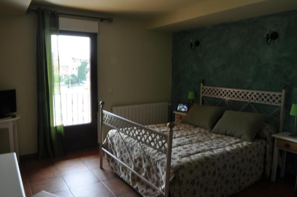 Hotel Langa Cerezo de Abajo Room photo